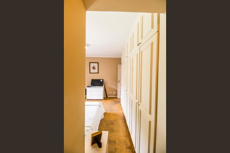 Casa de condomínio à venda com 409m², 4 quartos e 4 vagasSuíte 2