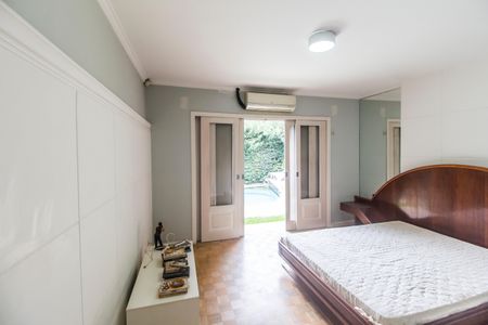 Casa de condomínio à venda com 409m², 4 quartos e 4 vagasSuíte master