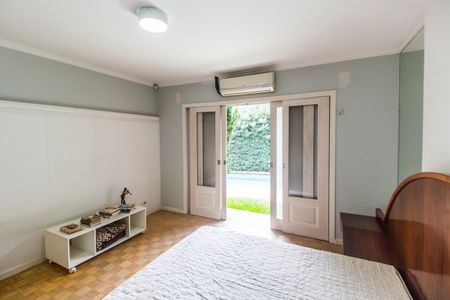 Casa de condomínio à venda com 409m², 4 quartos e 4 vagasSuíte master