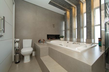 Casa à venda com 360m², 5 quartos e 2 vagas Casa à venda com 360m², 5 quartos e 2 vagasBANHEIRO5