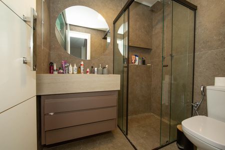 Casa à venda com 360m², 5 quartos e 2 vagas Casa à venda com 360m², 5 quartos e 2 vagasBANHEIRO3