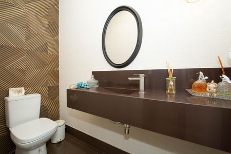 Casa à venda com 360m², 5 quartos e 2 vagas Casa à venda com 360m², 5 quartos e 2 vagasBANHEIRO1