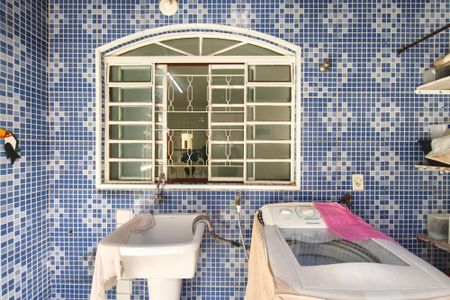 Casa à venda com 205m², 2 quartos e 4 vagas Casa à venda com 205m², 2 quartos e 4 vagasÁrea de Serviço