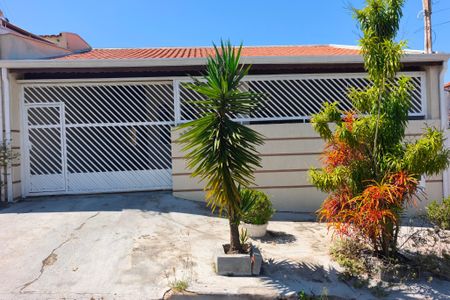 Casa à venda com 205m², 2 quartos e 4 vagas Casa à venda com 205m², 2 quartos e 4 vagasFachada