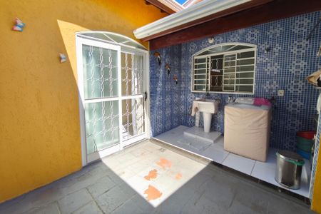 Casa à venda com 205m², 2 quartos e 4 vagas Casa à venda com 205m², 2 quartos e 4 vagasÁrea de Serviço