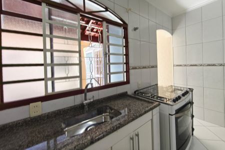 Casa à venda com 205m², 2 quartos e 4 vagas Casa à venda com 205m², 2 quartos e 4 vagasCozinha