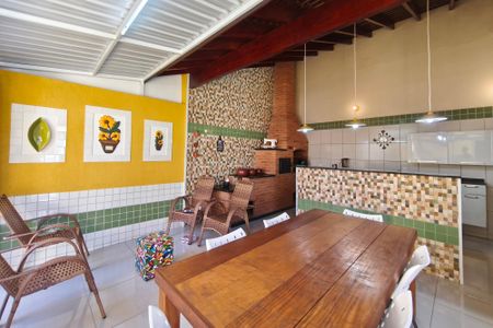 Casa à venda com 205m², 2 quartos e 4 vagas Casa à venda com 205m², 2 quartos e 4 vagasÁrea gourmet