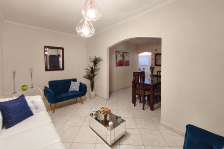 Casa à venda com 205m², 2 quartos e 4 vagas Casa à venda com 205m², 2 quartos e 4 vagasSala