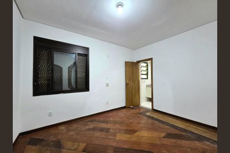 Casa para alugar com 253m², 4 quartos e 2 vagas Casa para alugar com 253m², 4 quartos e 2 vagasSuíte