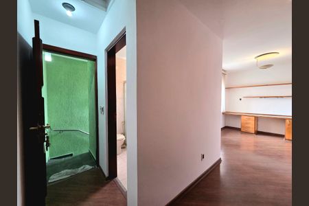 Casa para alugar com 253m², 4 quartos e 2 vagas Casa para alugar com 253m², 4 quartos e 2 vagasQuarto Edícula