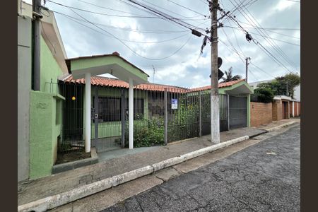 Casa para alugar com 253m², 4 quartos e 2 vagas Casa para alugar com 253m², 4 quartos e 2 vagasFachada