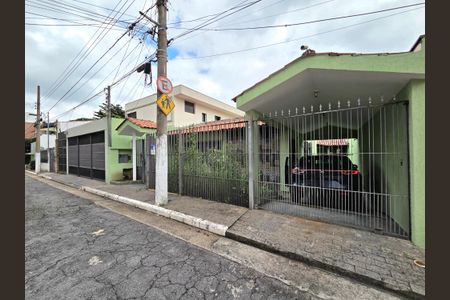 Casa para alugar com 253m², 4 quartos e 2 vagas Casa para alugar com 253m², 4 quartos e 2 vagasFachada