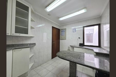 Casa para alugar com 253m², 4 quartos e 2 vagas Casa para alugar com 253m², 4 quartos e 2 vagasCozinha
