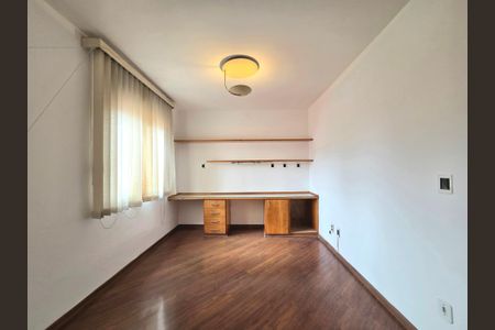 Casa para alugar com 253m², 4 quartos e 2 vagas Casa para alugar com 253m², 4 quartos e 2 vagasQuarto Edícula