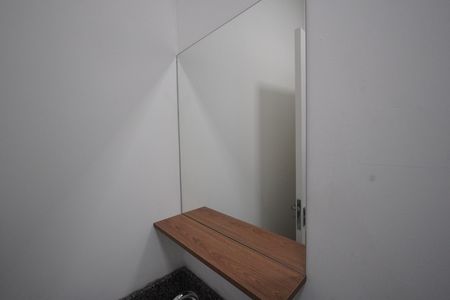 Banheiro de kitnet/studio para alugar com 1 quarto, 18m² em Vila Mariana, São Paulo