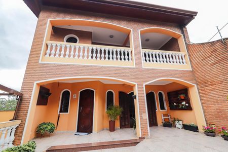Casa à venda com 320m², 3 quartos e 5 vagasEntrada