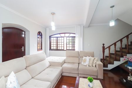 Casa à venda com 320m², 3 quartos e 5 vagasSala
