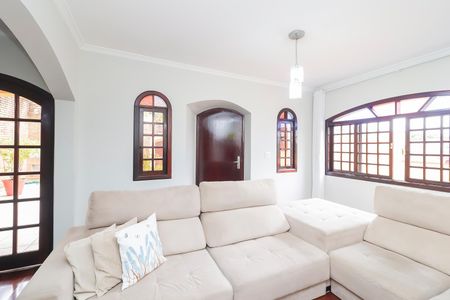 Sala de casa à venda com 3 quartos, 320m² em Vila Carmosina, São Paulo