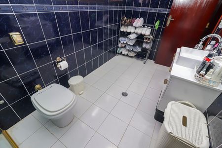 Casa à venda com 320m², 3 quartos e 5 vagasBanheiro da Suíte 1
