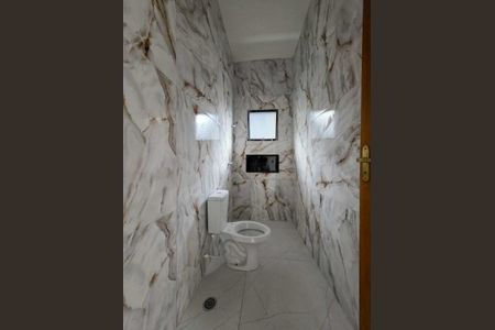 Banheiro de casa para alugar com 3 quartos, 85m² em Jardim das Flores, Suzano