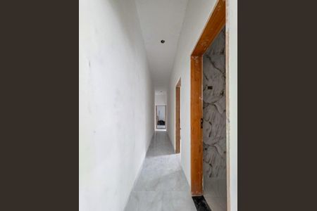 Corredor de casa para alugar com 3 quartos, 85m² em Jardim das Flores, Suzano