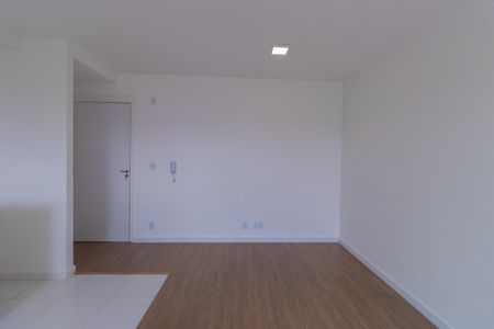 Sala de apartamento para alugar com 2 quartos, 58m² em Roselândia, Cotia