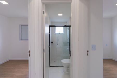 Apartamento para alugar com 58m², 2 quartos e 1 vagaVista entre quartos e banheiro