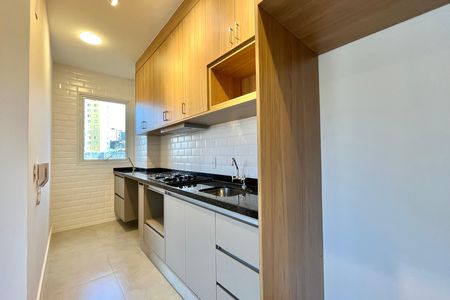 Cozinha de apartamento para alugar com 2 quartos, 44m² em Vila Guarani, São Paulo