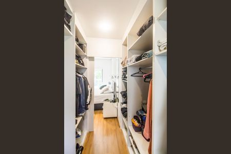 Apartamento à venda com 170m², 3 quartos e 2 vagas Apartamento à venda com 170m², 3 quartos e 2 vagasCloset da suíte