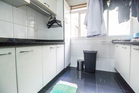 Apartamento à venda com 170m², 3 quartos e 2 vagas Apartamento à venda com 170m², 3 quartos e 2 vagasÁrea de Serviço