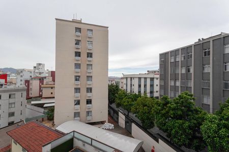 Apartamento à venda com 80m², 3 quartos e 2 vagas Apartamento à venda com 80m², 3 quartos e 2 vagasSala - Vista