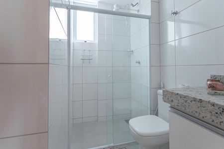 Apartamento à venda com 80m², 3 quartos e 2 vagas Apartamento à venda com 80m², 3 quartos e 2 vagasBanheiro social