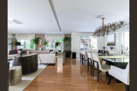 Casa à venda com 4 quartos, 620m² em Brooklin, São Paulo