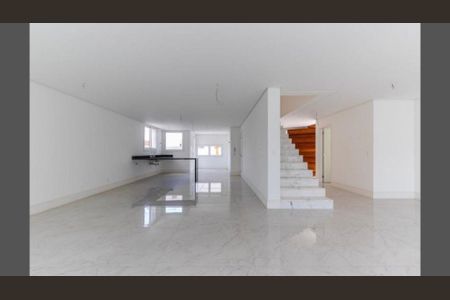 Casa à venda com 3 quartos, 525m² em Vila Elvira, São Paulo