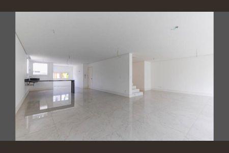 Casa à venda com 3 quartos, 525m² em Vila Elvira, São Paulo