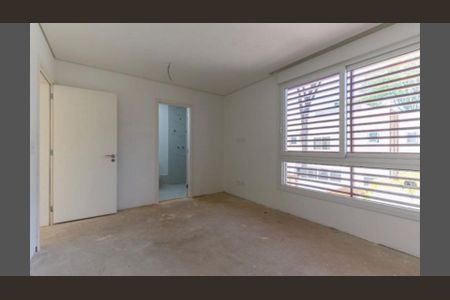 Casa à venda com 3 quartos, 525m² em Vila Elvira, São Paulo