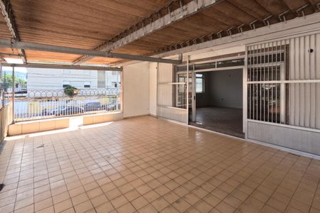 Casa para alugar com 249m², 3 quartos e 2 vagasVaranda da sala