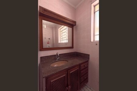 Casa para alugar com 249m², 3 quartos e 2 vagasBanheiro 1