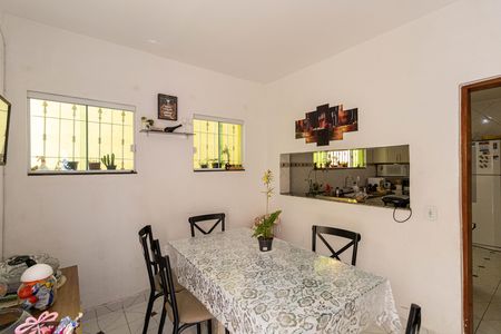 Casa à venda com 150m², 3 quartos e 2 vagas Casa à venda com 150m², 3 quartos e 2 vagasCozinha