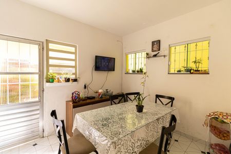 Casa à venda com 150m², 3 quartos e 2 vagas Casa à venda com 150m², 3 quartos e 2 vagasCozinha