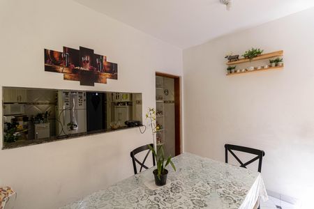 Casa à venda com 150m², 3 quartos e 2 vagas Casa à venda com 150m², 3 quartos e 2 vagasCozinha