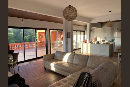 Casa à venda com 3 quartos, 600m² em Vila Sofia, São Paulo