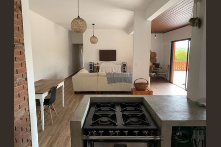 Casa à venda com 3 quartos, 600m² em Vila Sofia, São Paulo