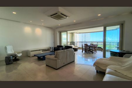 Apartamento para alugar com 300m², 4 quartos e 3 vagas Apartamento para alugar com 300m², 4 quartos e 3 vagasSala