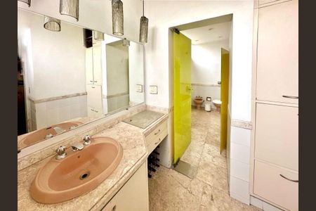 Apartamento à venda com 3 quartos, 272m² em Santa Cecilia, São Paulo