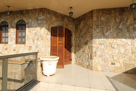 Casa para alugar com 358m², 7 quartos e 3 vagasVaranda Quarto 1