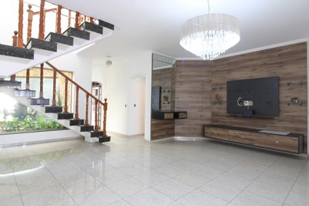 Casa para alugar com 358m², 7 quartos e 3 vagasSala
