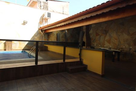 Casa para alugar com 358m², 7 quartos e 3 vagasQuintal fundo