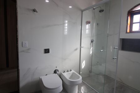 Casa para alugar com 358m², 7 quartos e 3 vagasBanheiro do Quarto 1