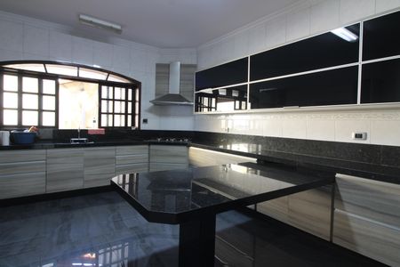 Casa para alugar com 358m², 7 quartos e 3 vagasCozinha